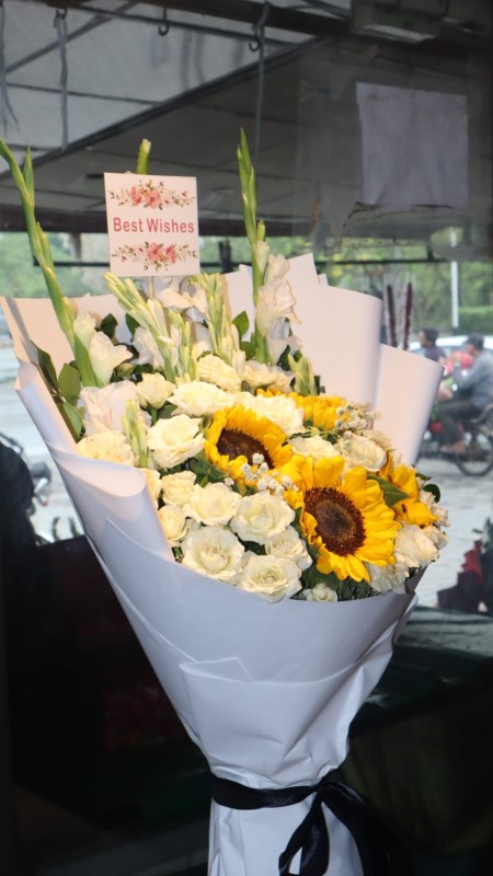 White Rose & Sunflower Bouquet(Best Wishes)