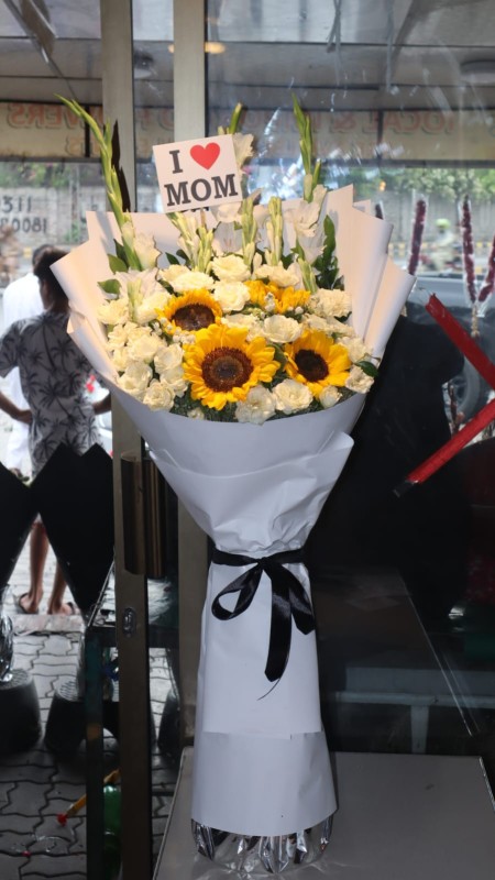 White Rose & Sunflower Bouquet(I Love Mom)